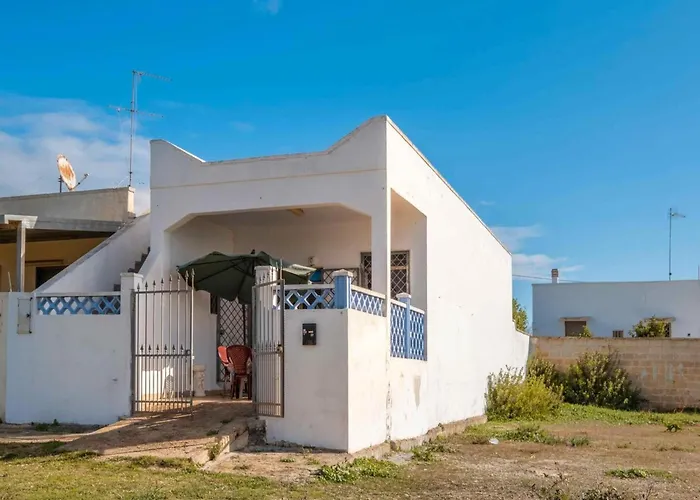 Villa Soleya With Climate And Parking In Torre Lapillo