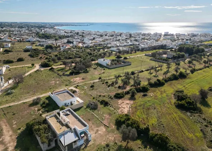 Villa Soleya With Climate And Parking In Torre Lapillo