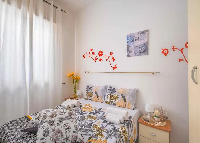 Villa Soleya With Climate And Parking In Torre Lapillo